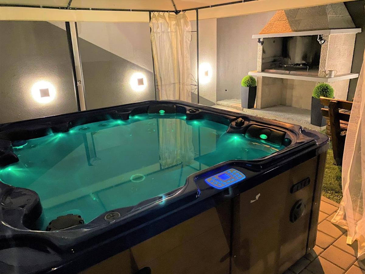 Lux Apartment Sea Shell With Jacuzzi Макарска Экстерьер фото
